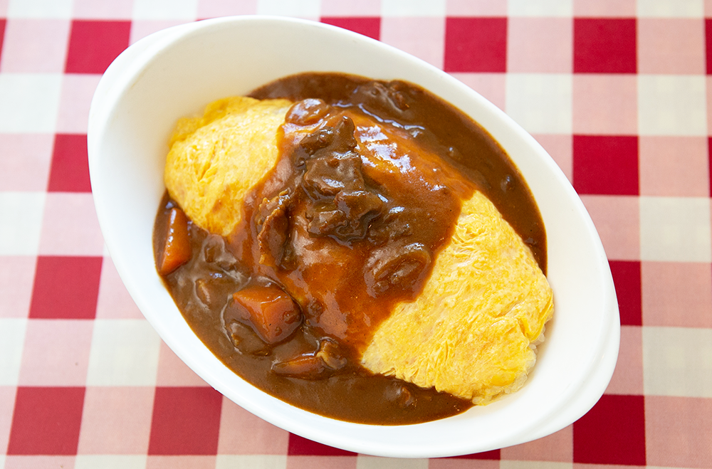 牛すじカレーオムライス